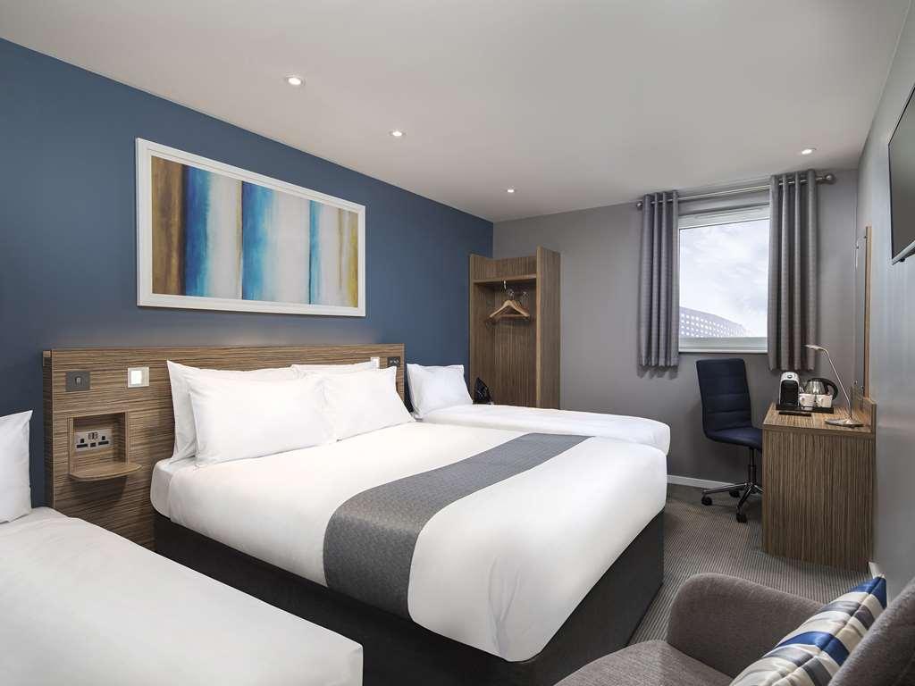 Mercure London Gatwick Airport Horley Room photo