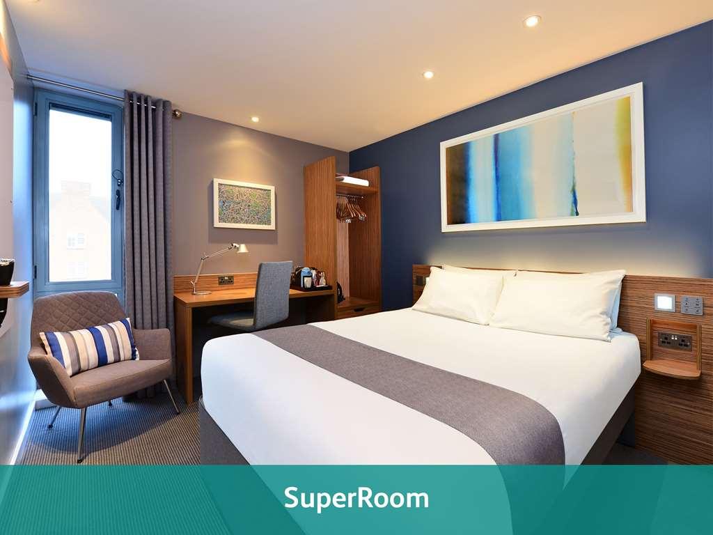 Mercure London Gatwick Airport Horley Room photo