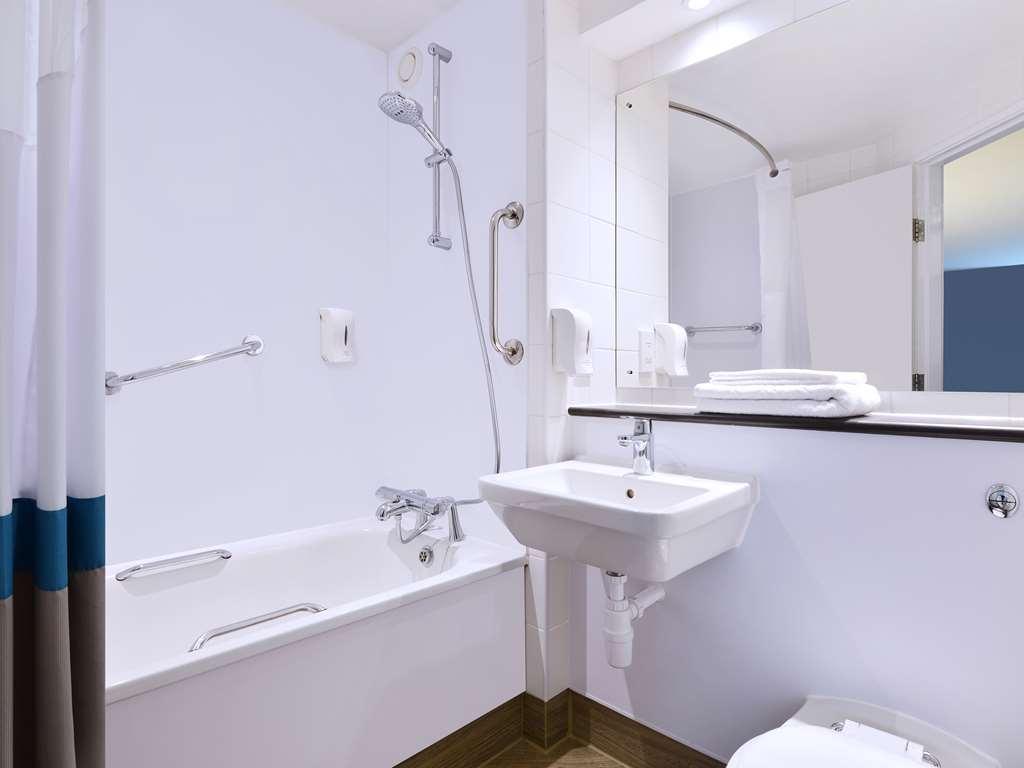Mercure London Gatwick Airport Horley Room photo